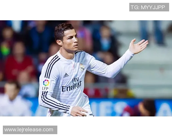 皇马大胜里昂四球狂潮帽子戏法点燃全场热情与转会传闻交织 皇马大胜里昂四球狂潮帽子戏法点燃全场热情与转会传闻交织