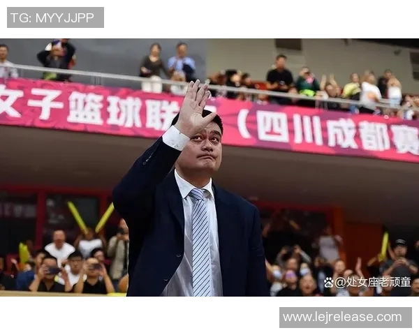 姚明在休斯顿接受采访畅谈篮球生涯与未来发展计划