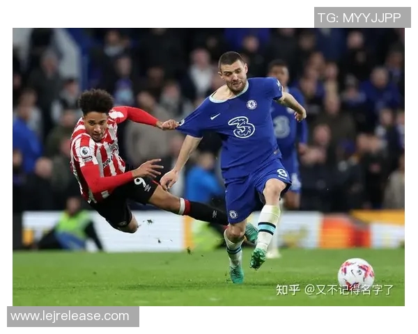 英超精彩对决：里昂与切尔西战成平局绝杀瞬间引发全场热烈反响