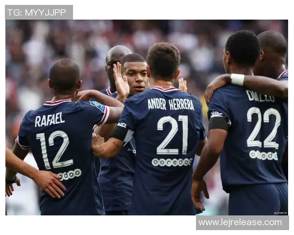 足总杯精彩对决多特蒙德与巴黎圣日耳曼战成平局帽子戏法引发全场狂欢