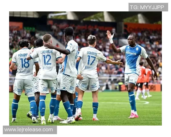 中超赛场惊现冷门巴萨与里昂激战成平局引发热议