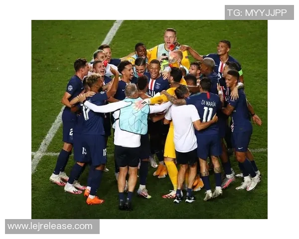 德甲激战巴黎圣日耳曼大胜曼城帽子戏法点燃全场激情与转会传闻 德甲激战巴黎圣日耳曼大胜曼城帽子戏法点燃全场激情与转会传闻