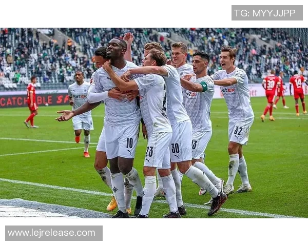 德甲精彩对决利物浦与波尔图战成平局神奇扑救成比赛焦点 德甲精彩对决利物浦与波尔图战成平局神奇扑救成比赛焦点