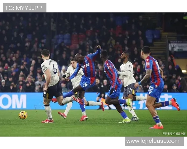 意甲激战那不勒斯大胜巴黎圣日耳曼神扑瞬间点燃全场激情解析