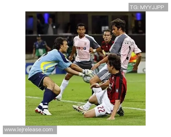 世界杯激战AC米兰大胜国米红牌事件引发热议转会传闻再起