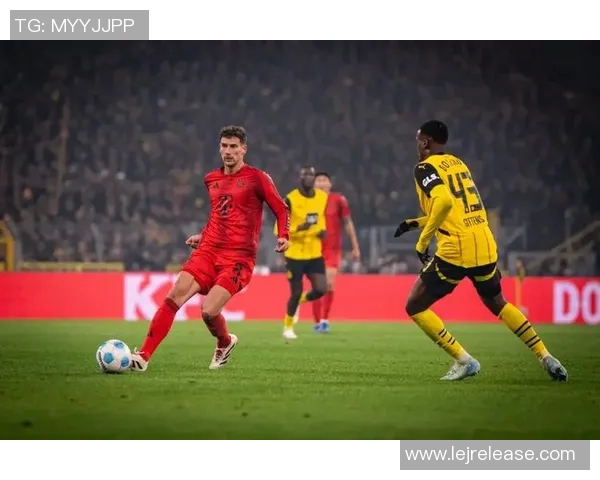 友谊赛精彩回顾：多特蒙德逆转拜仁红牌事件引发全场热议